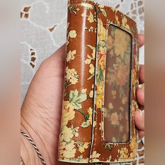 Patricia Nash Wallet - Picture 2 of 11